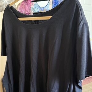 Ellos cap sleeve black tee. NWOT size 4 x pleat in back